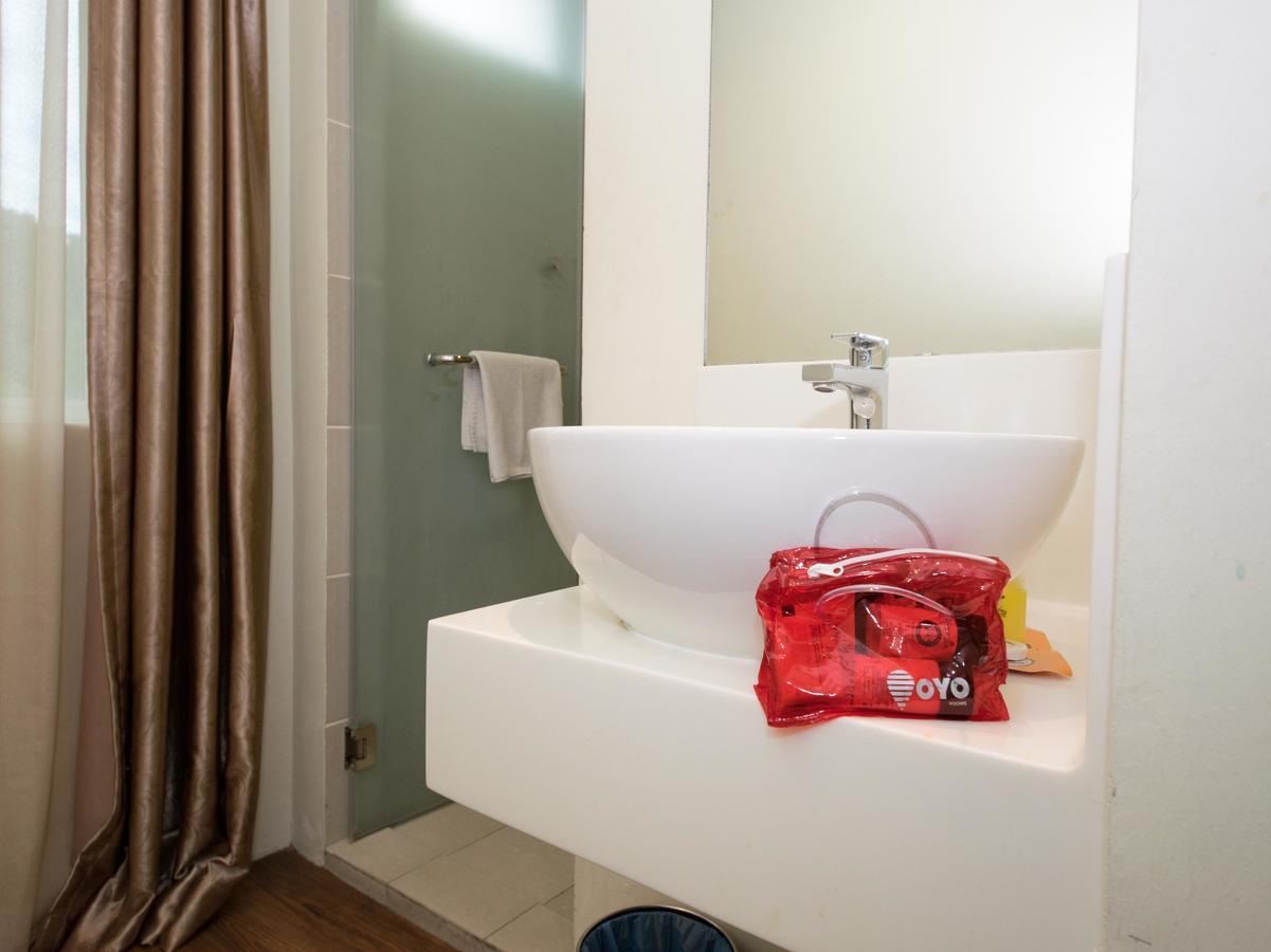 Oyo 114 Sandpiper Hotel Куала-Лумпур Екстер'єр фото