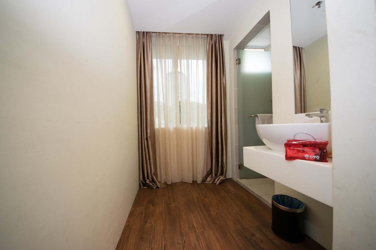 Oyo 114 Sandpiper Hotel Куала-Лумпур Екстер'єр фото